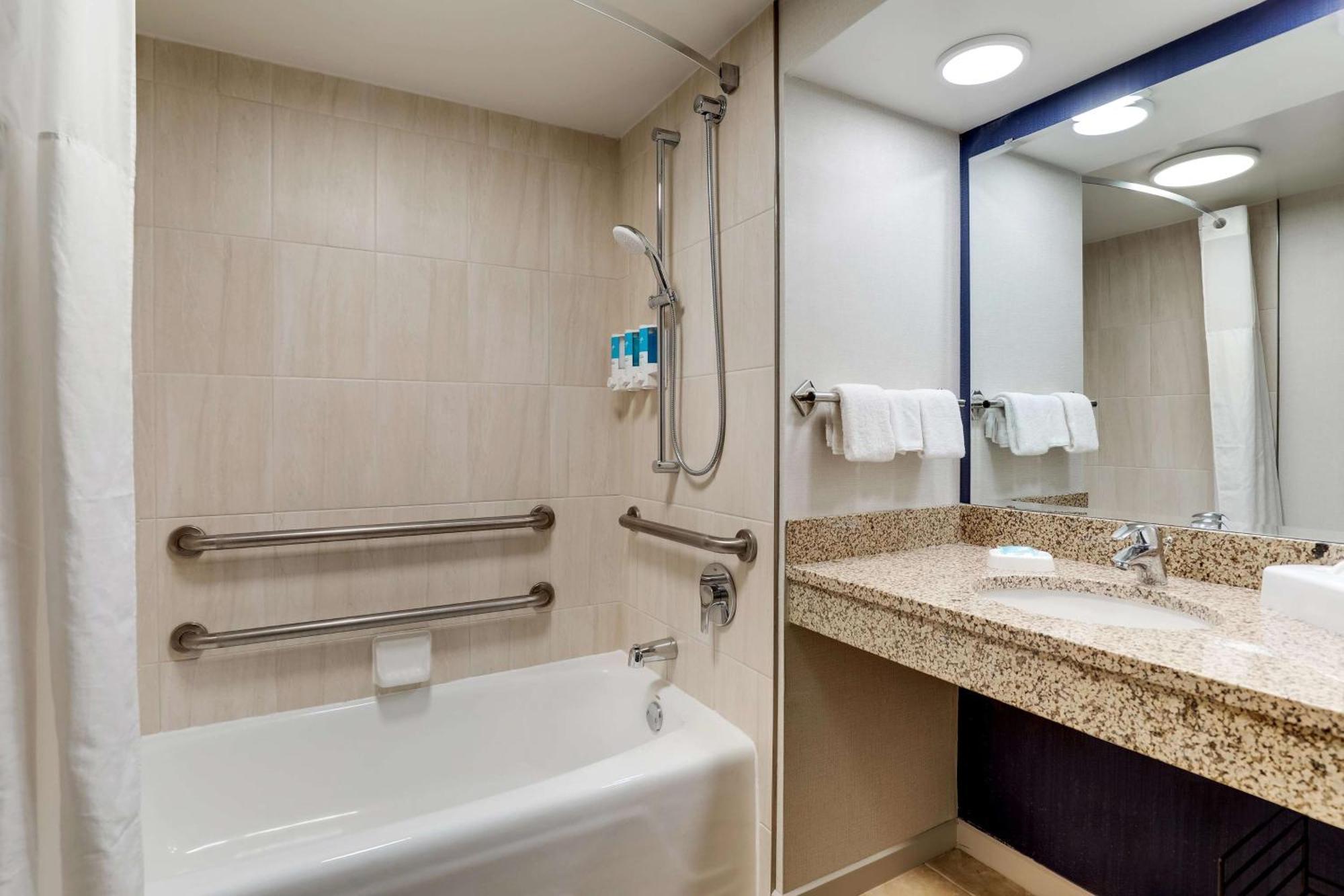Drury Inn & Suites St. Louis St. Peters Saint Peters Bagian luar foto