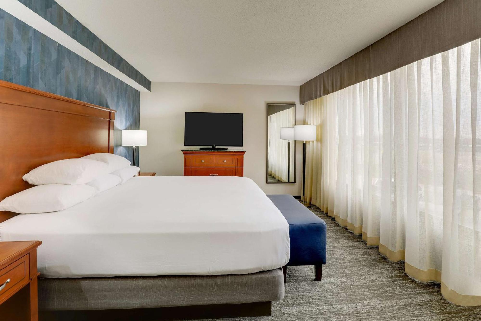 Drury Inn & Suites St. Louis St. Peters Saint Peters Bagian luar foto