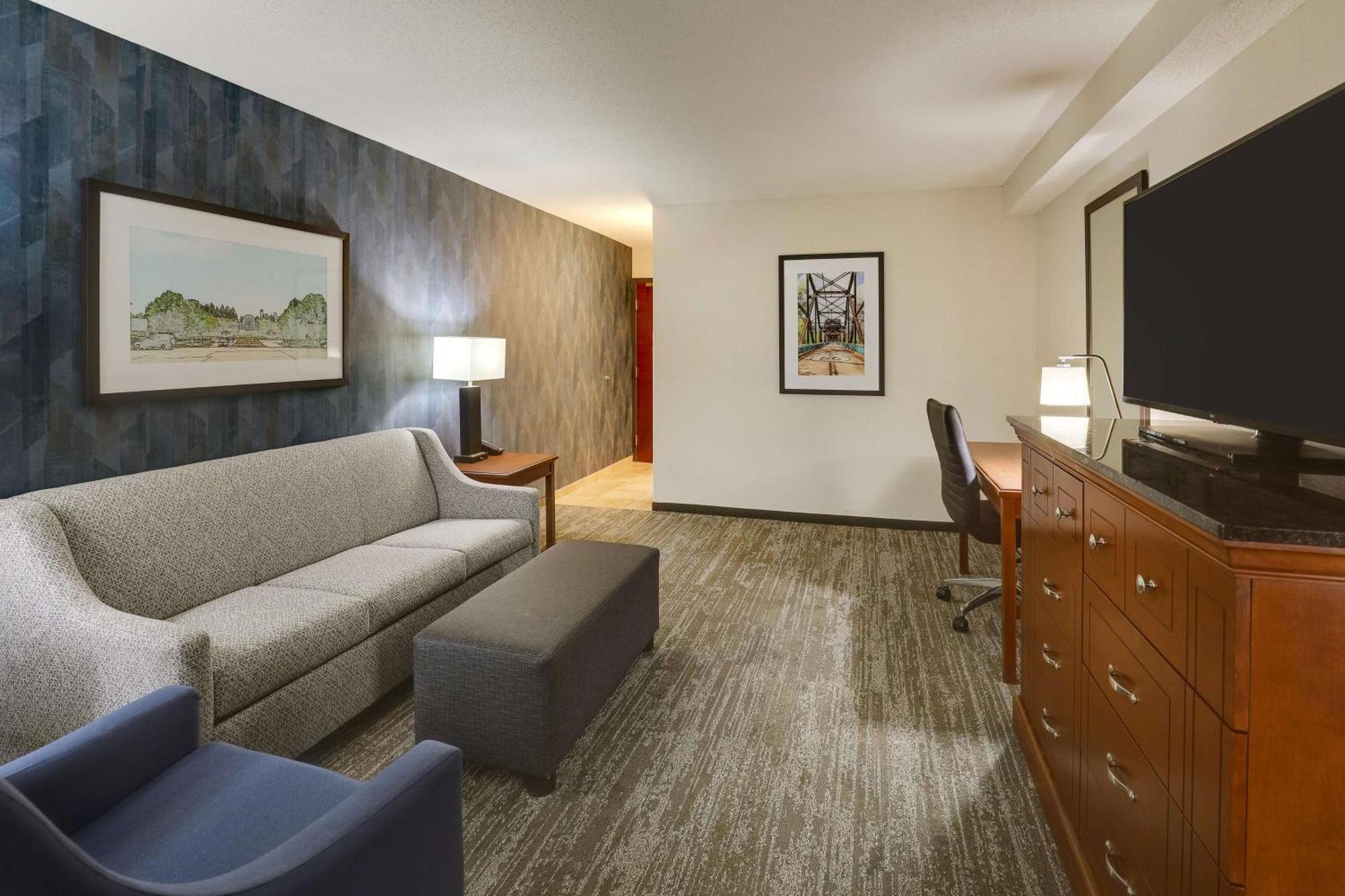 Drury Inn & Suites St. Louis St. Peters Saint Peters Bagian luar foto